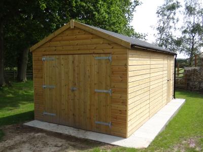 Pic 36. 6.0m x 3.0m Garage with felt roof